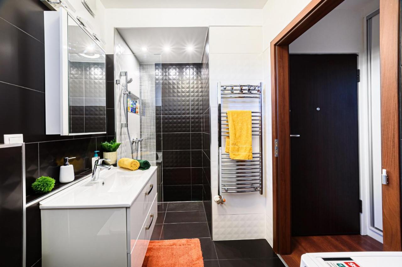 HÍD19 APARTMAN GYŐR BELVÁROS-MÉLYGARÁZS- a RÁBA QUELLE FÜRDŐNÉL Esterno foto