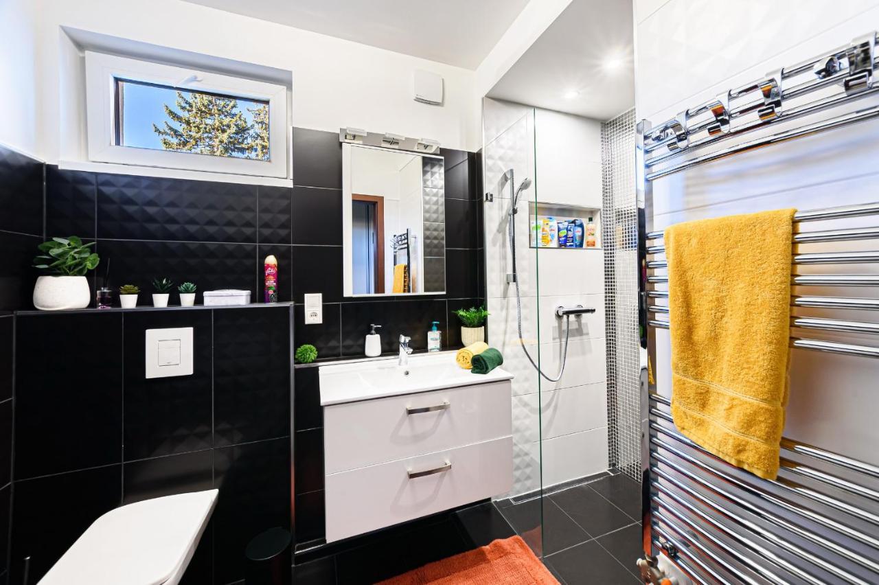 HÍD19 APARTMAN GYŐR BELVÁROS-MÉLYGARÁZS- a RÁBA QUELLE FÜRDŐNÉL Esterno foto